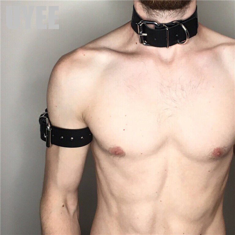 naked man wearing a BDSM collar